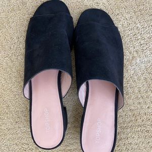 Black open toed shoes